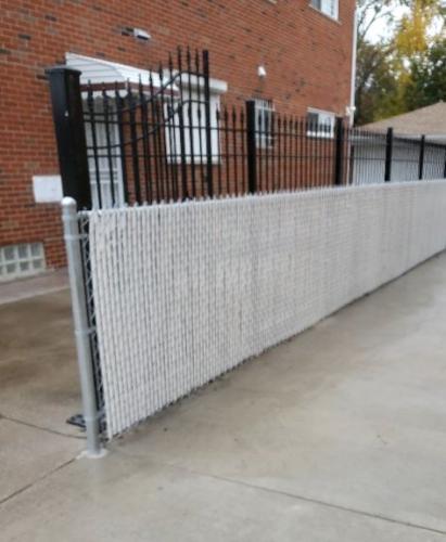 4' Chain Link Fence With Privacy Slats
