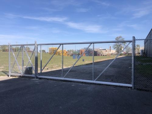 Aluminum Mill Finsh Elite ZipTrack Chain LInk Filled Cantilever Gate 1
