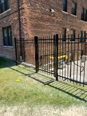 Ameristar Montage Plus 3-Rail Classic Steel Picket Fence With Pedestrian Gate
