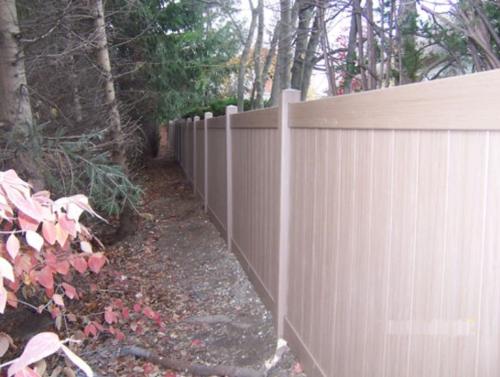 Bufftech Certagrain Chesterfield Style Vinyl Privacy Fence