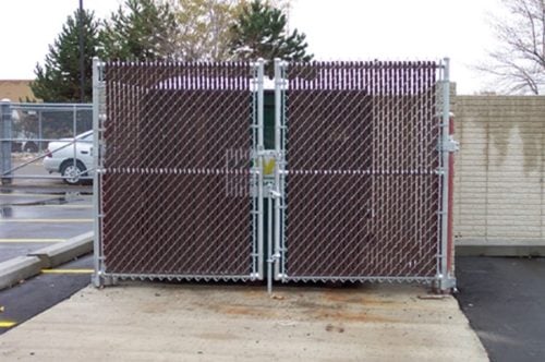 Galvanized Chain Link Dumpster Enclosure with Bottom Locking PDS Slats