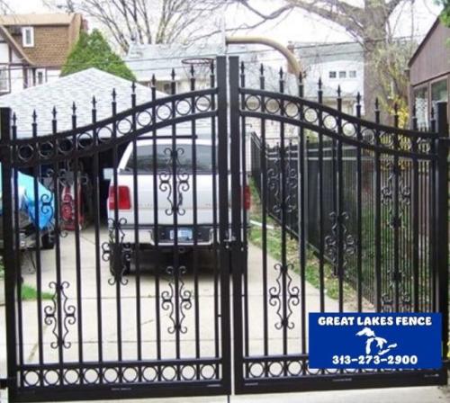 Ultra Aluminum Estate Gate With Rings, Finials, And Spirals
